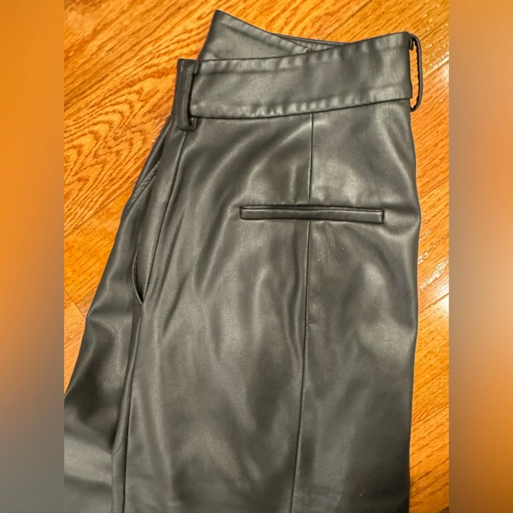 Jason Wu Collection Black Faux Leather Wide Leg Cropped Pants Size 6 - Picture 4 of 7